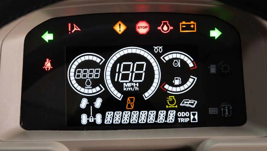 XUV835R Upgraded easy to read dash panel