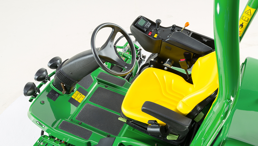 A close up of the 7500A PrecisionCut™ operators seat