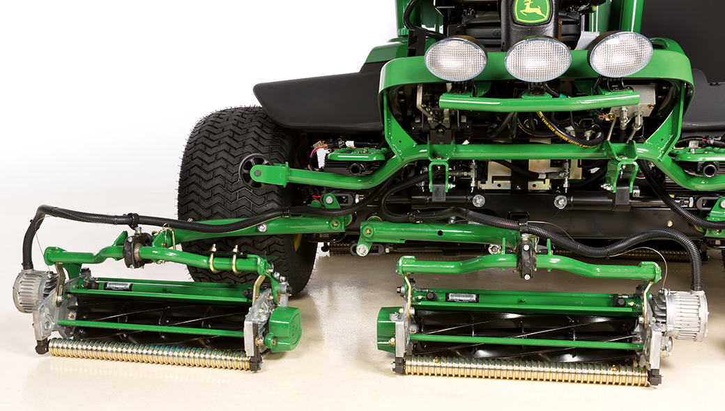 A close up of 7500A PrecisionCut™ quick adjust cutting units