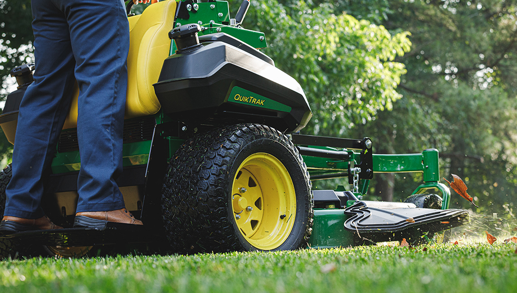 QuikTrak™ Q820M (54” deck) - Explore John Deere